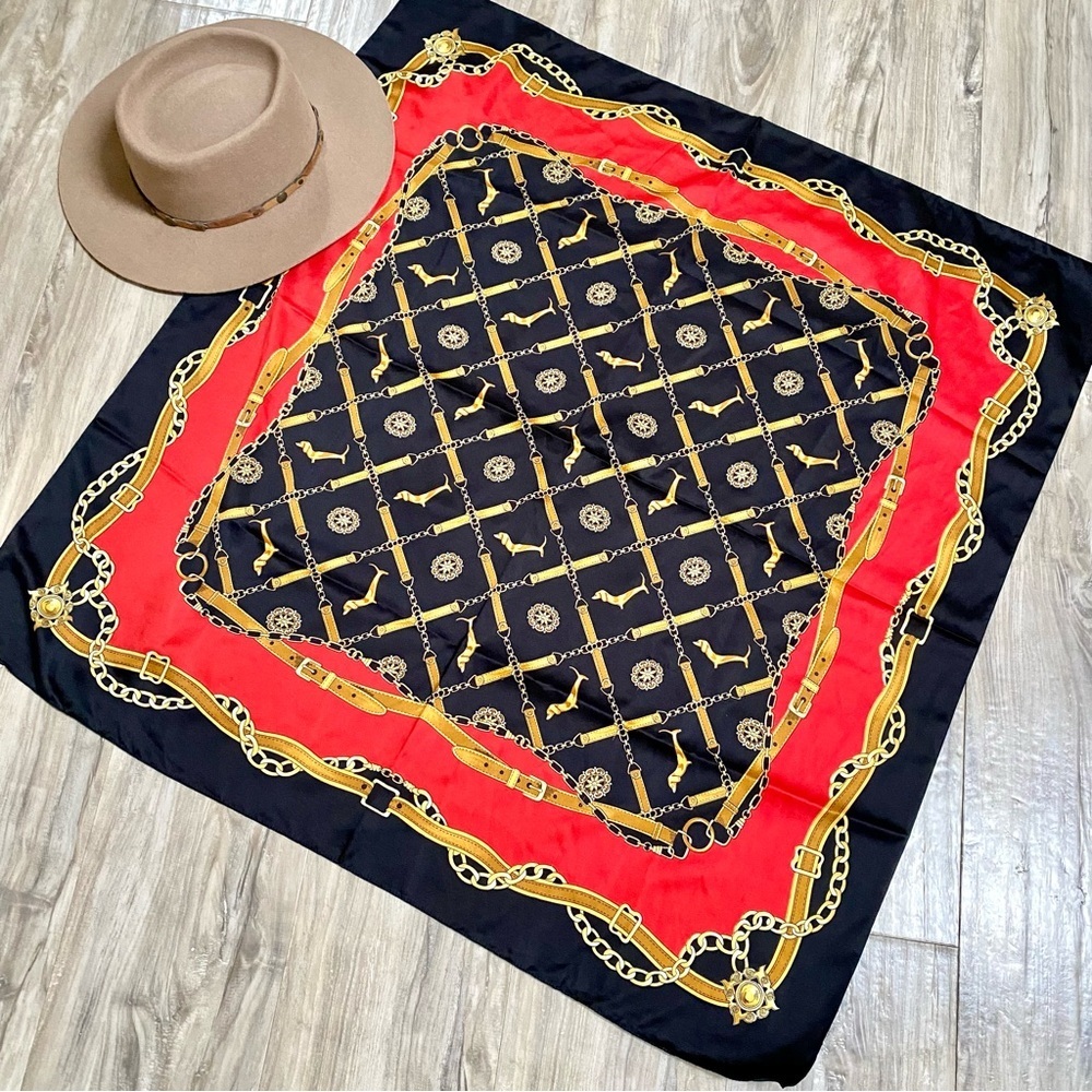 Made in ITALY chain/dog Equestrian vibe boho scarf/wrap